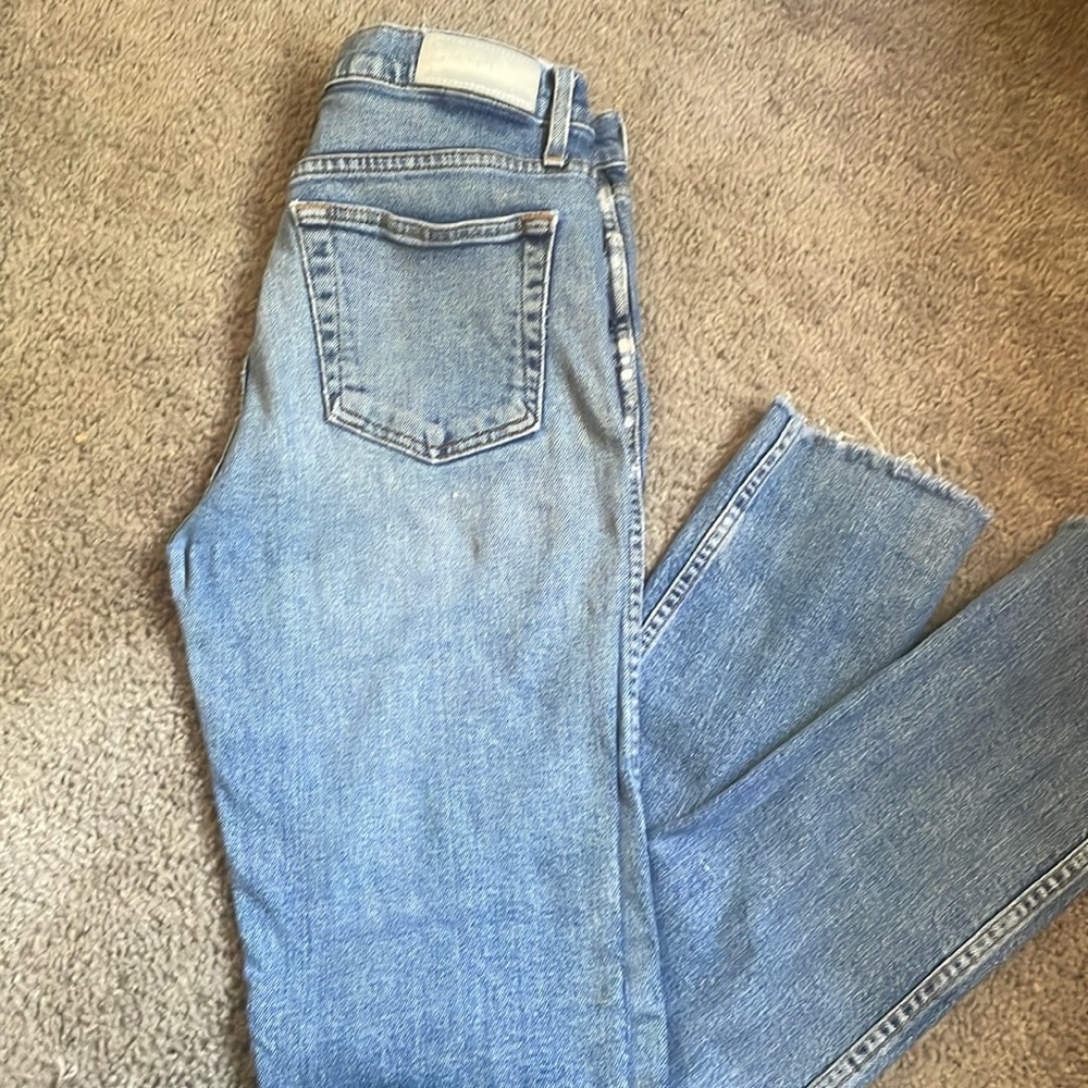 Re-Done distressed jeans
Style #190-3WDNL Sz. 28